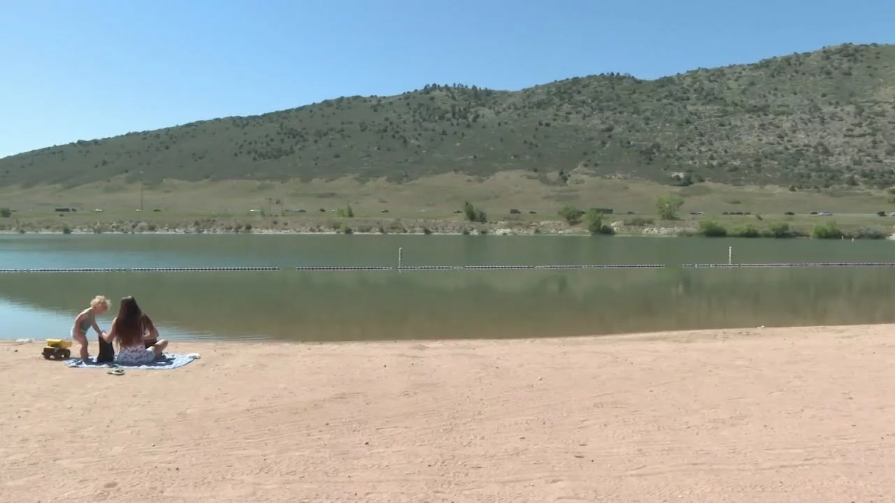 Big Soda Lake Reopens to Swimmers and Paddleboarders After Algae Treatment | CBS Colorado