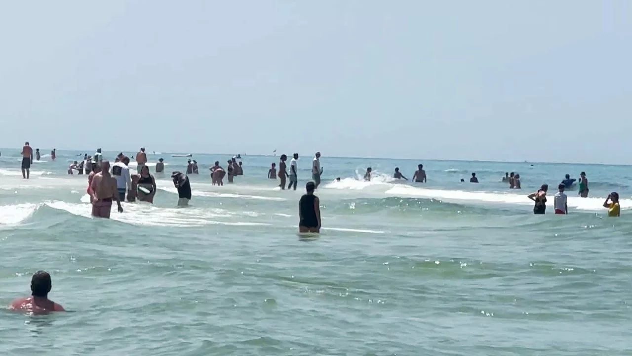 7 Beachgoers Die From Rip Currents at Panama City Beach | Inside Edition