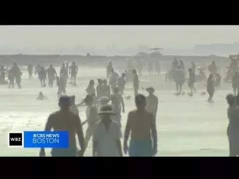 Lawrence Man Dies at Hampton Beach After Lifeguards Were Off Duty | CBS Boston