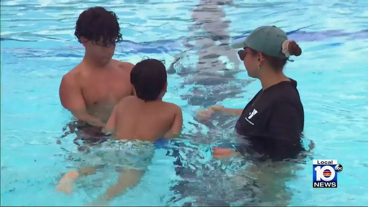 Swim Buddies Class In Broward Helps Children With Special Needs | WPLG Local 10